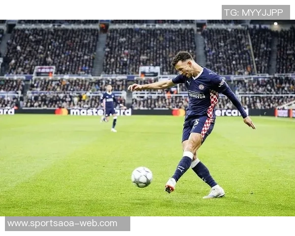 埃因霍温连胜势不可挡荷甲赛场如同单机游戏般精彩 埃因霍温连胜势不可挡荷甲赛场如同单机游戏般精彩